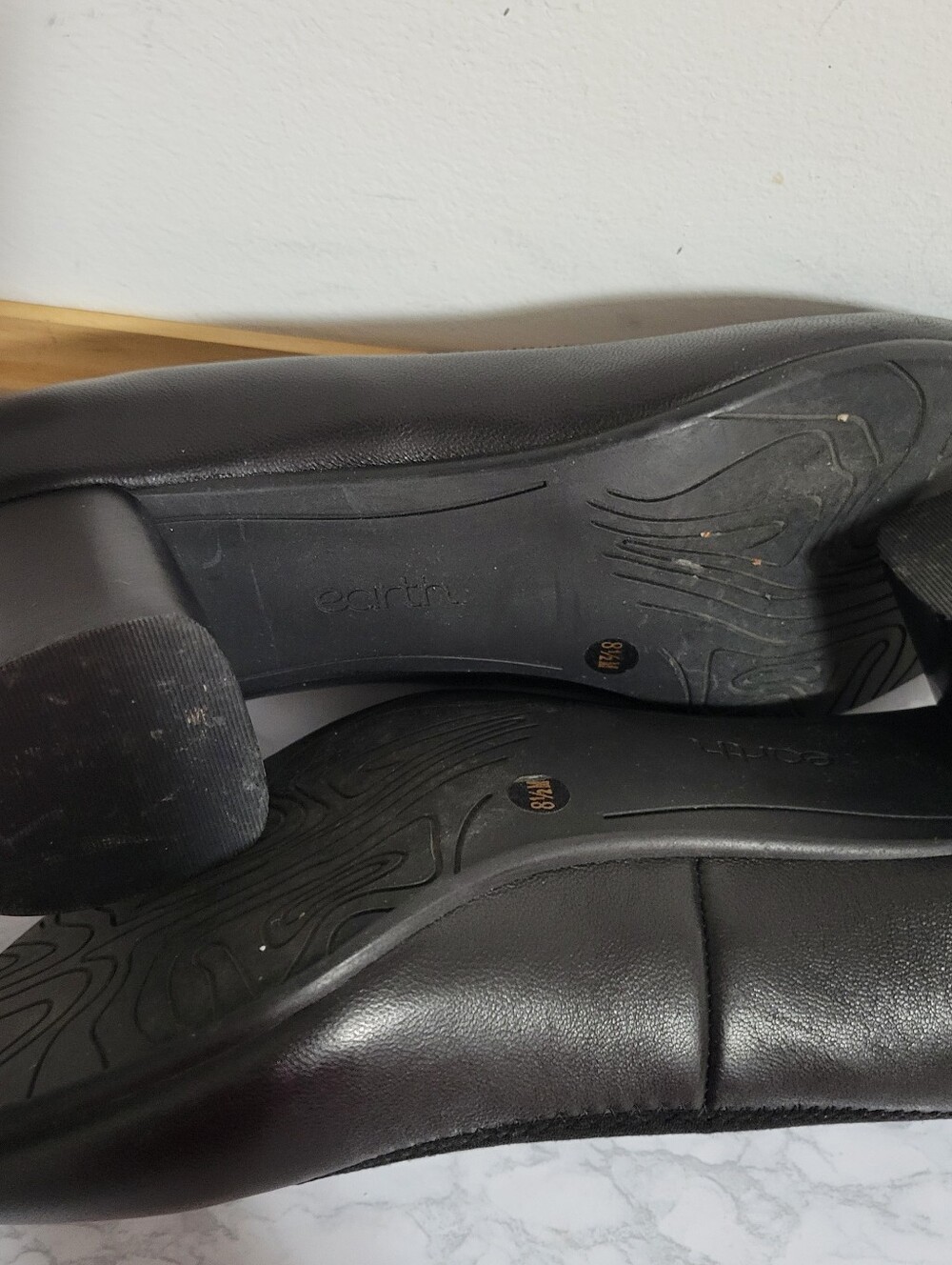 Women's Earth Etrellia Black Pumps, Size 8.5 M - Picture 6 of 6